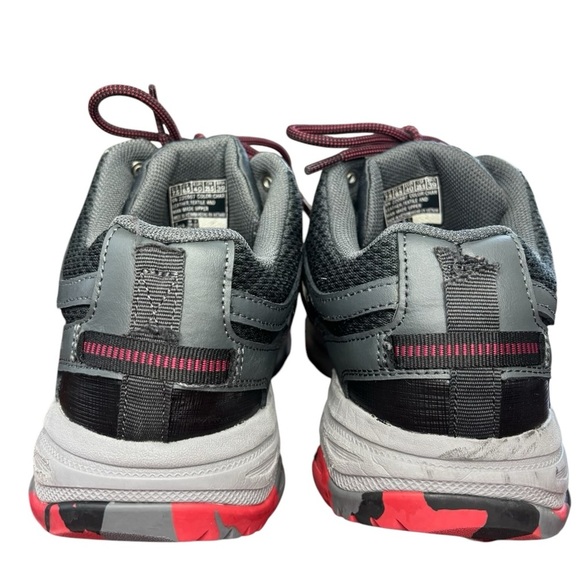 SOLD ❤️ Go Trail Water Repellent Gray and Red Trail Hiking Sneakers, Mens 7.5 - Picture 2 of 10